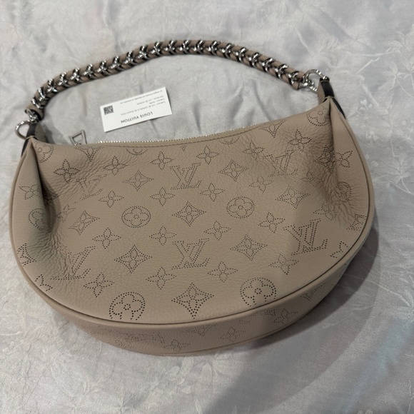 Louis Vuitton new - Picture 1 of 14